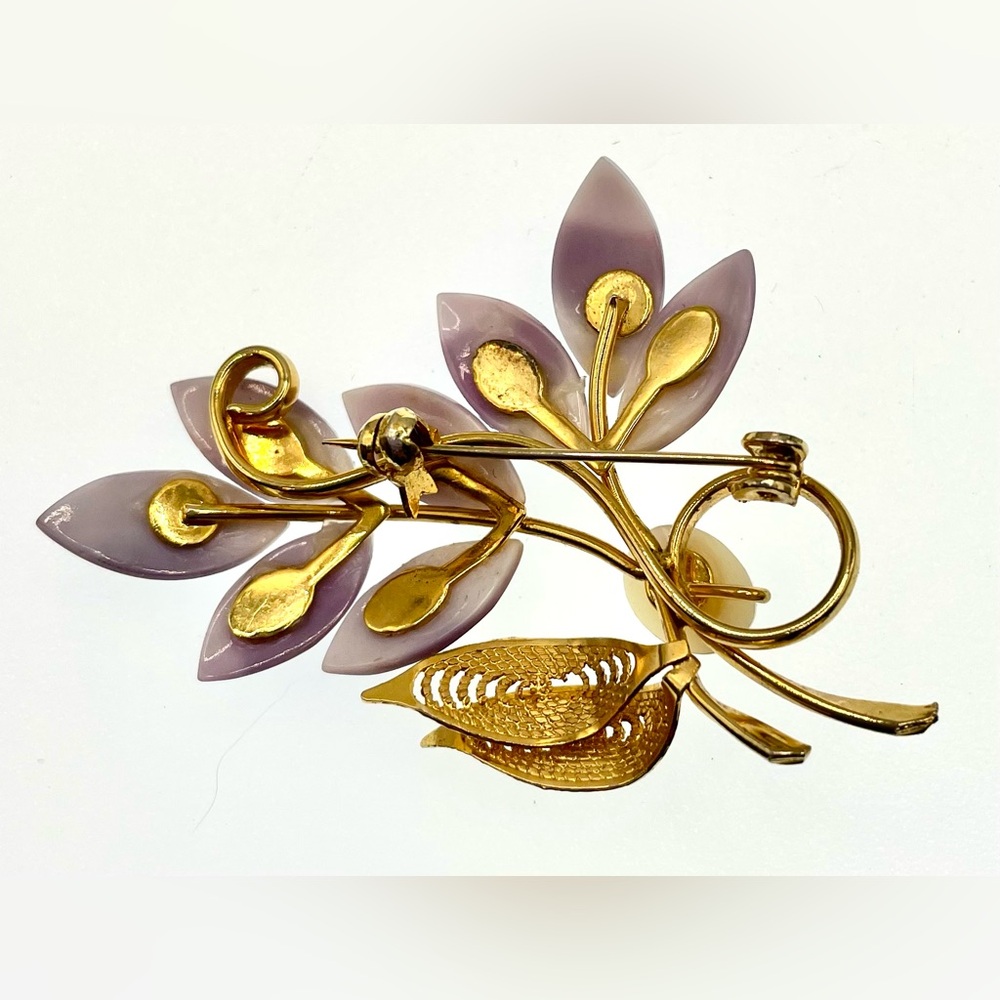 Vintage Shell Floral Design Brooch Gold Tone Pin Bouquet - Picture 4 of 6